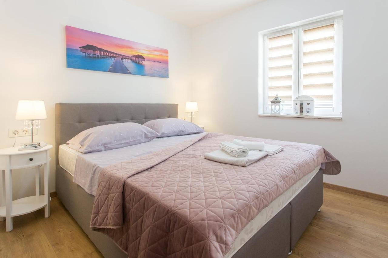 Villa Ivano With Sea&Mountain View Kaštel Stari Екстериор снимка