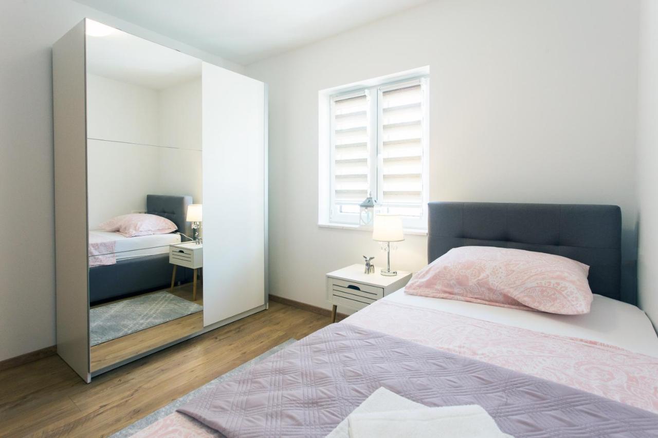 Villa Ivano With Sea&Mountain View Kaštel Stari Екстериор снимка