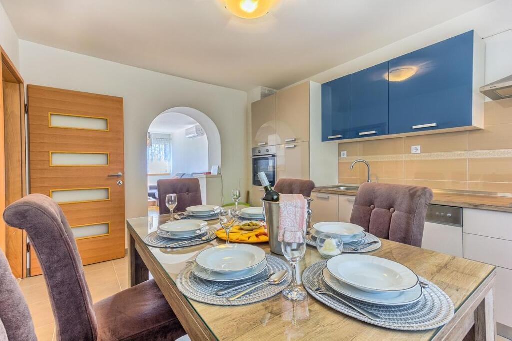 Villa Ivano With Sea&Mountain View Kaštel Stari Екстериор снимка