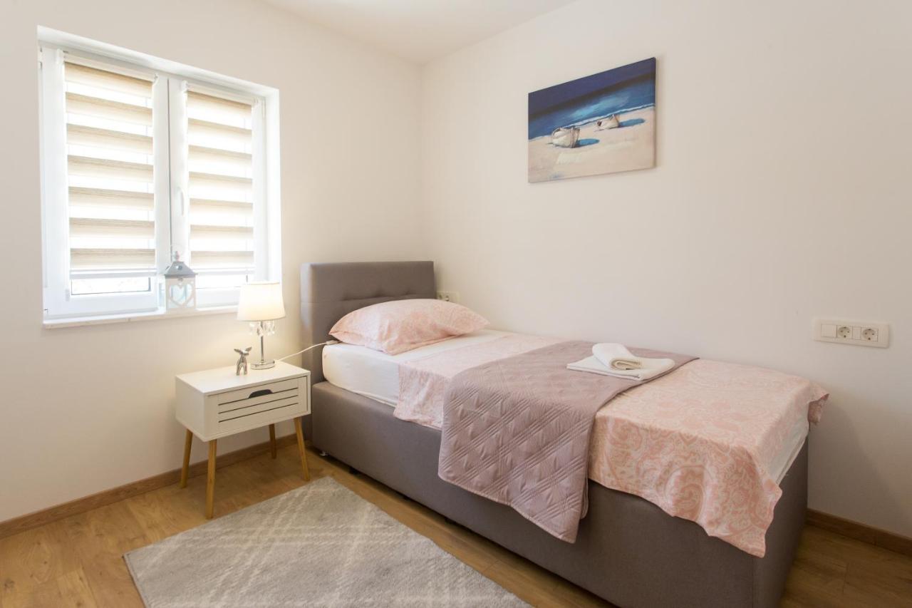 Villa Ivano With Sea&Mountain View Kaštel Stari Екстериор снимка